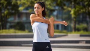Rekomendasi Baju Olahraga Adidas Wanita Yang Menyerap Keringat Dengan Cepat